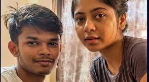 Diksha Sharma Viral Video: सोशल मीडिया पर 19 मिनिट क्लिप को लेकर मचा हंगामा